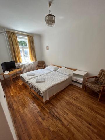 Corvin Panzio Bed & Breakfast Дьор Екстериор снимка