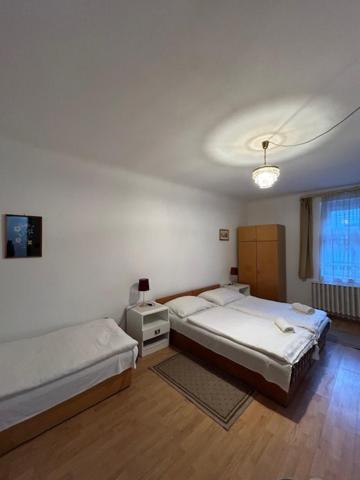 Corvin Panzio Bed & Breakfast Дьор Екстериор снимка