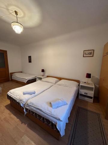 Corvin Panzio Bed & Breakfast Дьор Екстериор снимка